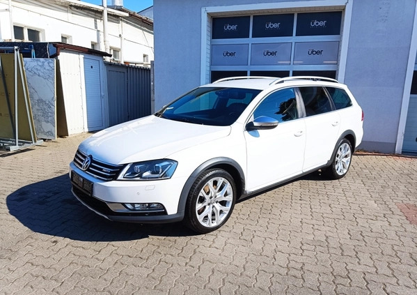 Volkswagen Passat cena 46500 przebieg: 301000, rok produkcji 2013 z Poznań małe 106